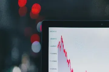 美股指期货翻红的股票(美股指期货翻红的股票能买吗)