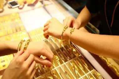 首饰黄金和期货黄金的差距(首饰黄金和期货黄金的差距大吗)